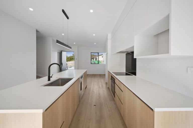 Photo of property in 10 Clendon Place, Manurewa, Auckland, 2102