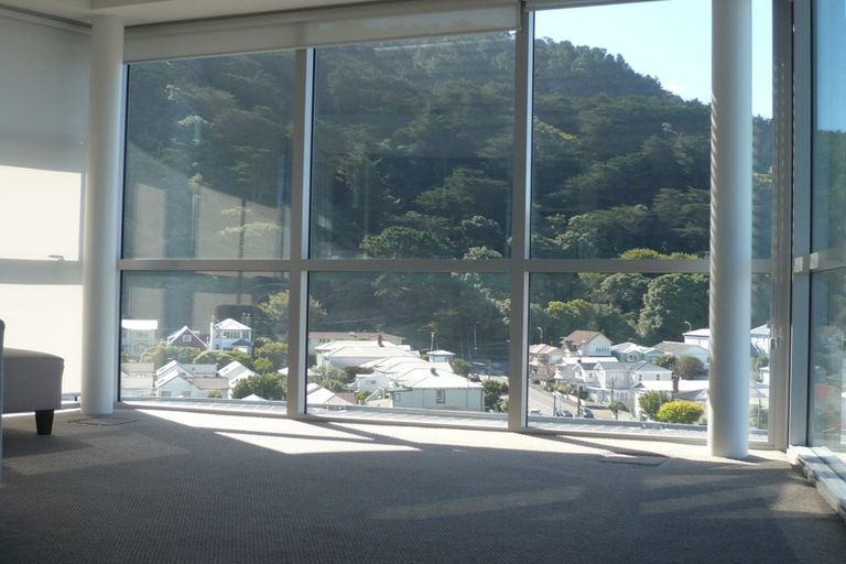 Photo of property in Summit Apartments, 18/184 Molesworth Street, Thorndon, Wellington, 6011
