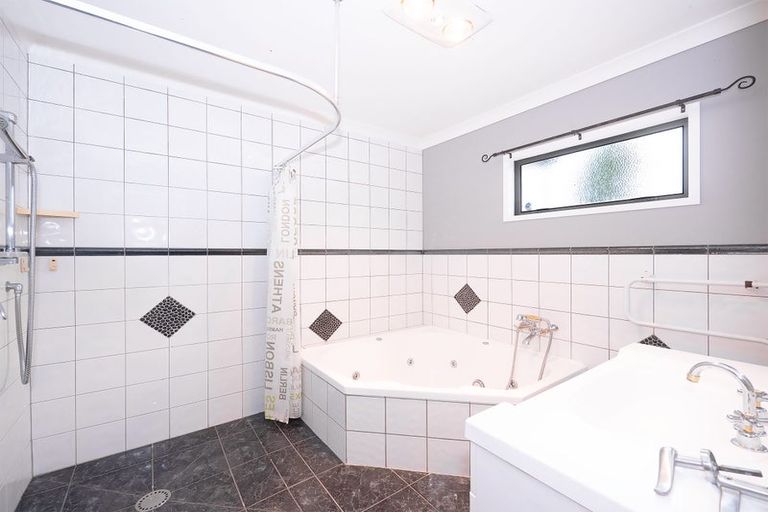 Photo of property in 18a Riddell Road, Kerikeri, 0230