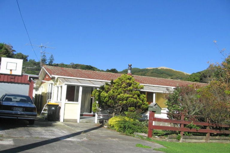 Photo of property in 26a Mahoe Street, Tawa, Wellington, 5028