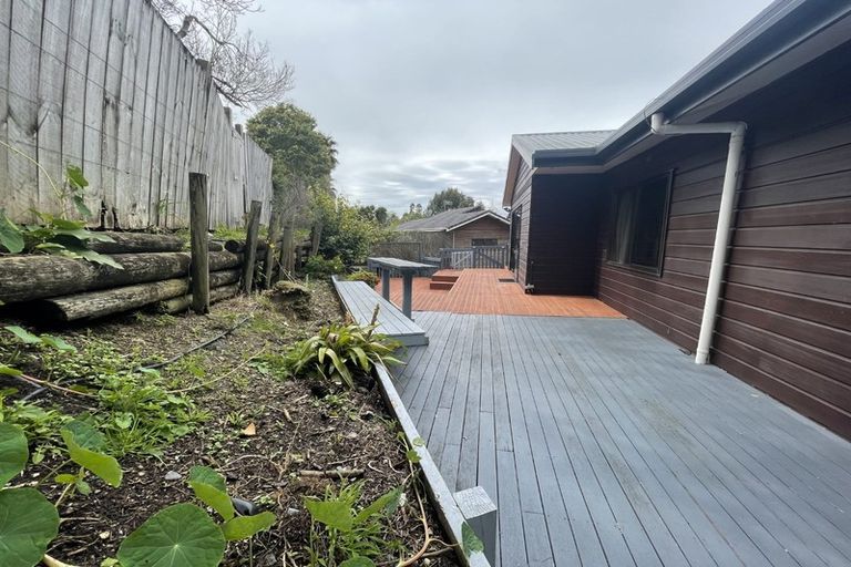 Photo of property in 2/30 Charles Dickens Drive, Mellons Bay, Auckland, 2014
