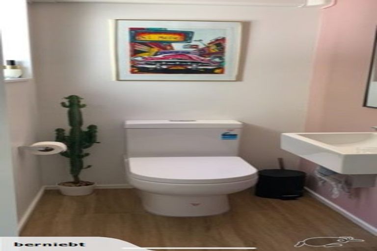 Photo of property in 2/19 Onslow Road, Khandallah, Wellington, 6035