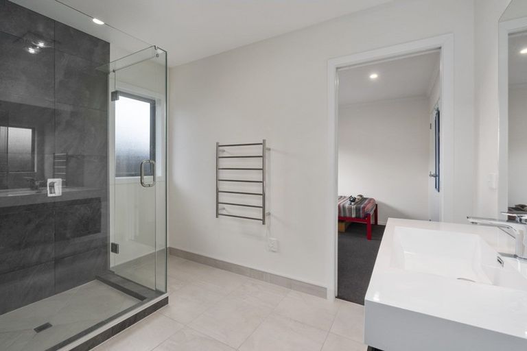 Photo of property in 8 Briannarose Drive, Fitzroy, Hamilton, 3206