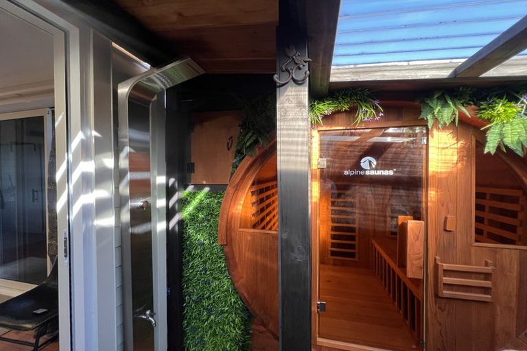 Photo of property in 14 Pounamu Place, Pegasus, 7612