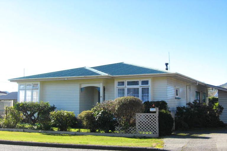 Photo of property in 59 Marlborough Street, Greymouth, 7805