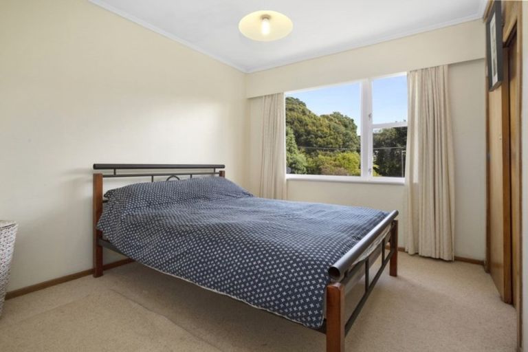 Photo of property in 24 Mahoe Street, Tawa, Wellington, 5028