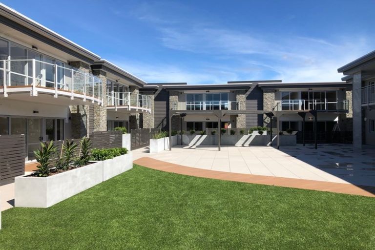 Photo of property in 304/252 Centreway Road, Orewa, 0931