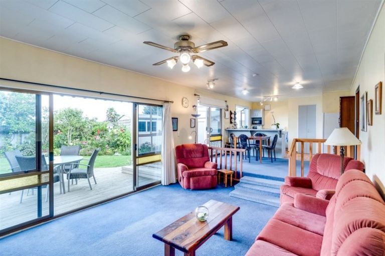 Photo of property in 16 Shirley Place, Bay View, Napier, 4104