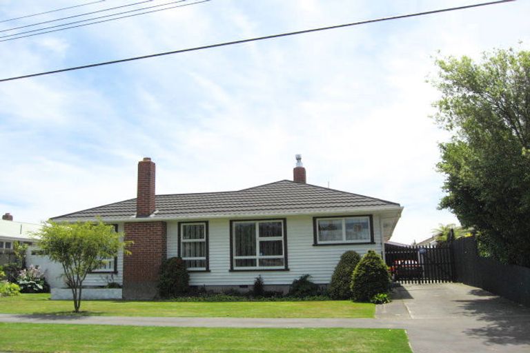 Photo of property in 14 Newport Street, Avondale, Christchurch, 8061