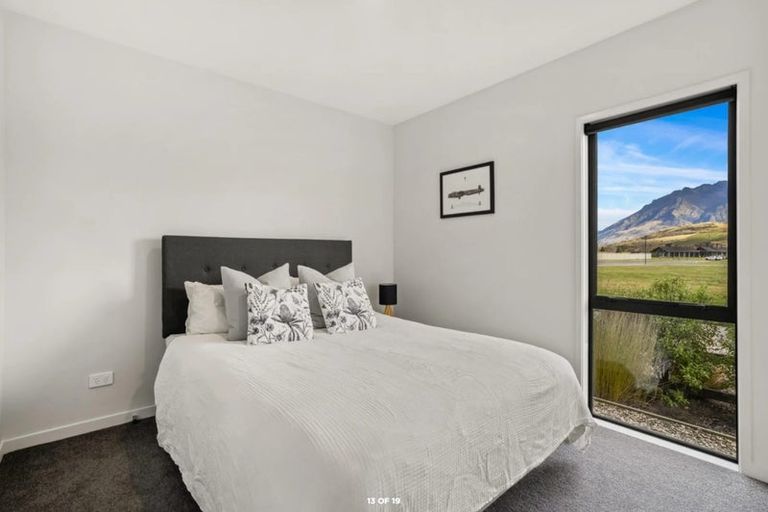 Photo of property in 33 Mulholland Drive, Jacks Point, 9371