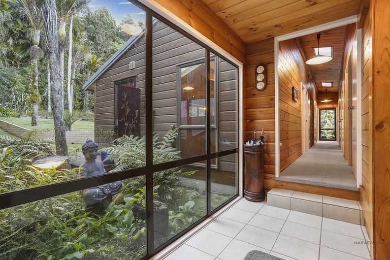 Photo of property in 63 Bush Road, Waiatarua, Auckland, 0604