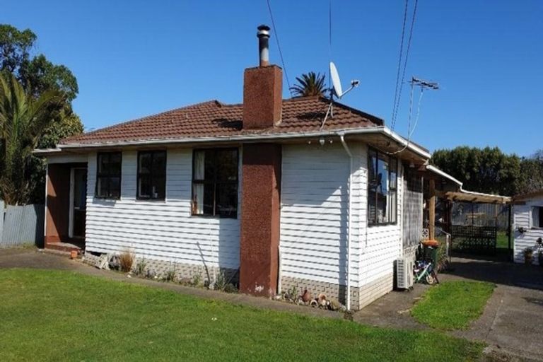 Photo of property in 19 Gloag Street, Waverley, 4510