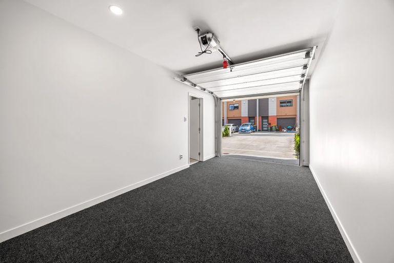 Photo of property in 4 Meritage Lane, Te Atatu South, Auckland, 0610