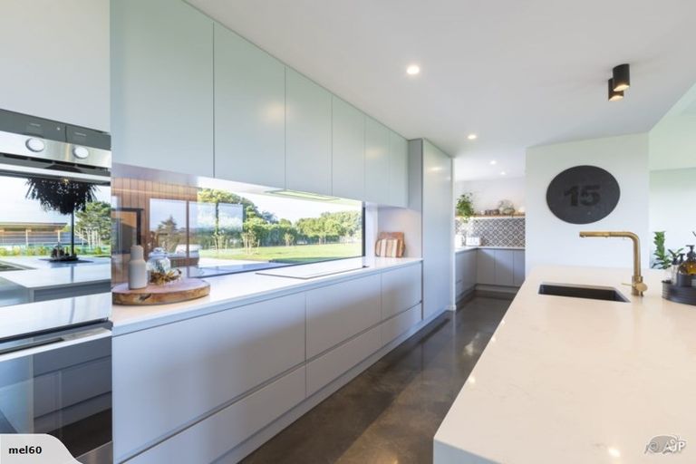 Photo of property in 15 Kotuku Road, Waiuku, 2682