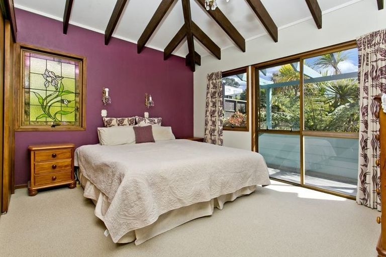 Photo of property in 2/39 Parr Terrace, Castor Bay, Auckland, 0620