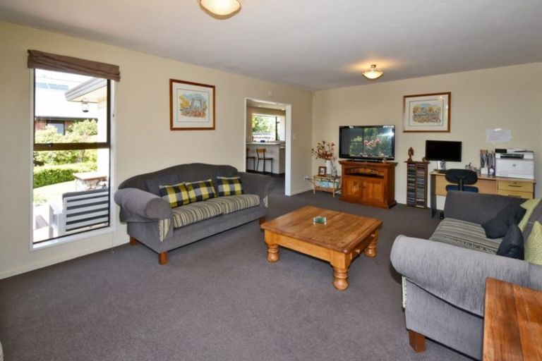 Photo of property in 34 Lowry Avenue, Redwood, Christchurch, 8051