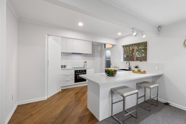 Photo of property in 4/90 Lynwood Road, New Lynn, Auckland, 0600