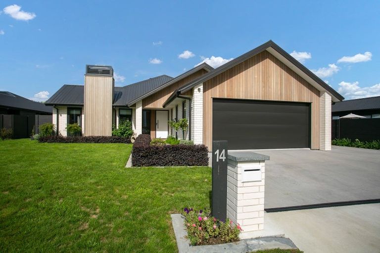 Photo of property in 14 Ruge Court, Cambridge, 3434