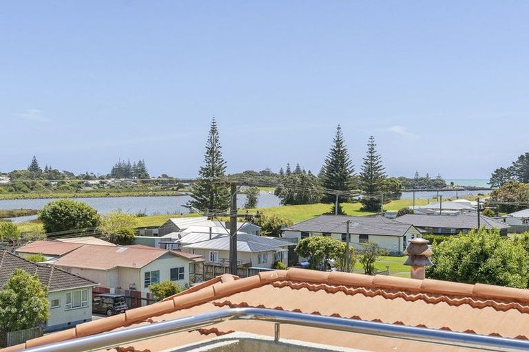 Photo of property in 50 Leslie Street, Waitara, 4320