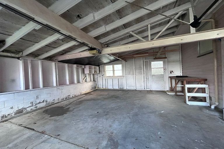 Photo of property in 3 Tahu Crescent, Sunnynook, Auckland, 0620