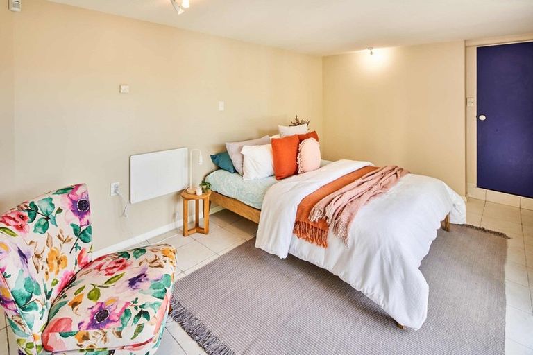 Photo of property in 9 Northland Road, Northland, Wellington, 6012