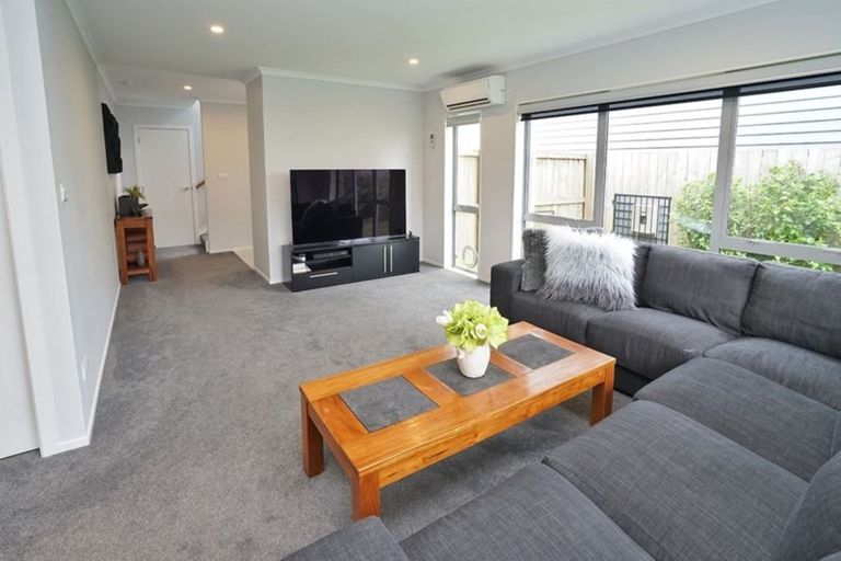 Photo of property in 2/13 Crosher Place, Silverdale, Hamilton, 3216