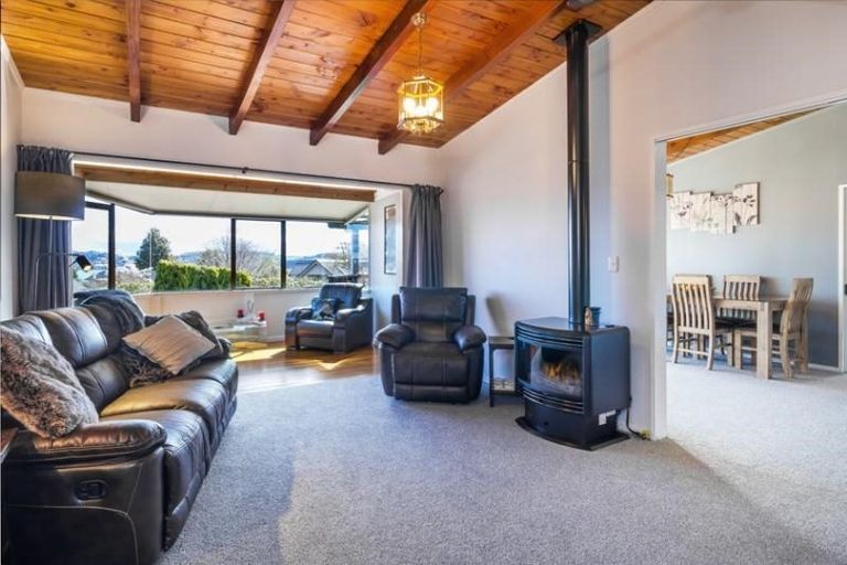 Photo of property in 68 Shepherd Road, Waipahihi, Taupo, 3330