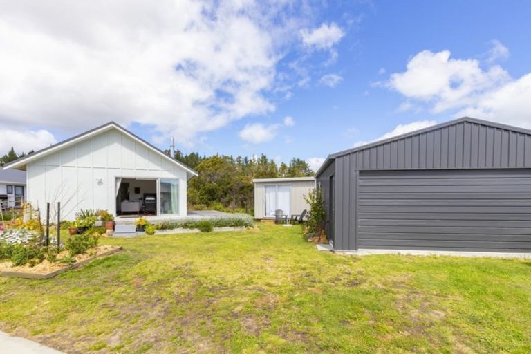 Photo of property in 11 Northcoast Place, Mangawhai Heads, Mangawhai, 0505