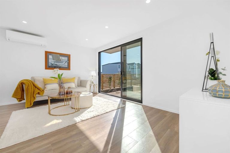 Photo of property in 24 John Gray Street, Papakura, 2110