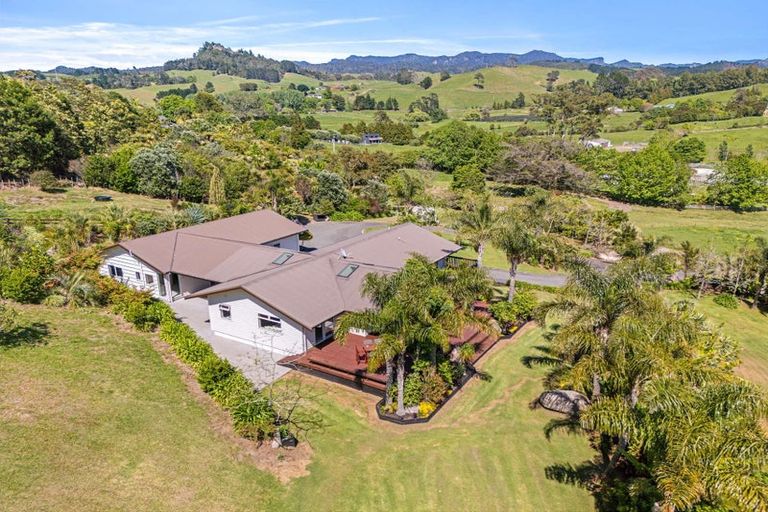 Photo of property in 80 Hodge Road, Coroglen, Whitianga, 3591