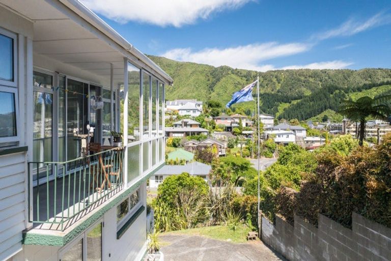 Photo of property in 10 Seaview Crescent, Picton, 7220