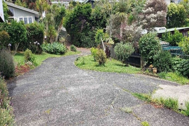 Photo of property in 6 Chevron Place, Castor Bay, Auckland, 0620