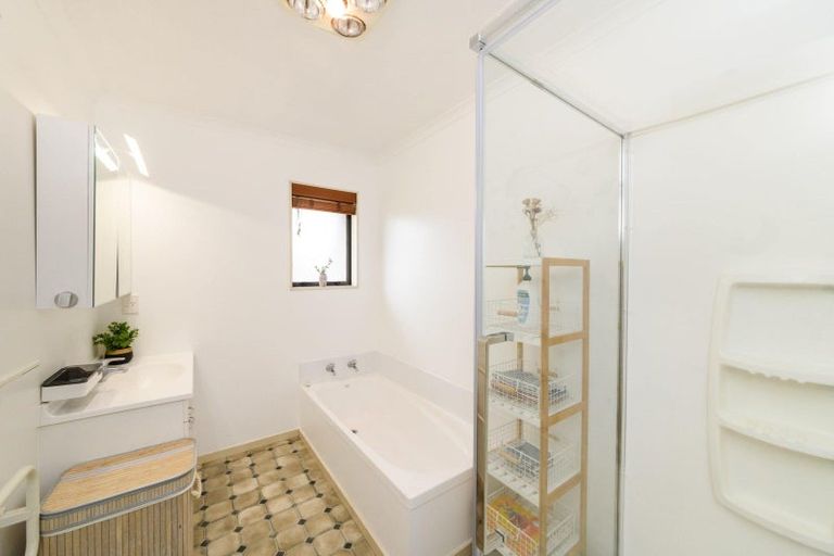 Photo of property in 1 Cleveland Heights, Kelvin Grove, Palmerston North, 4414