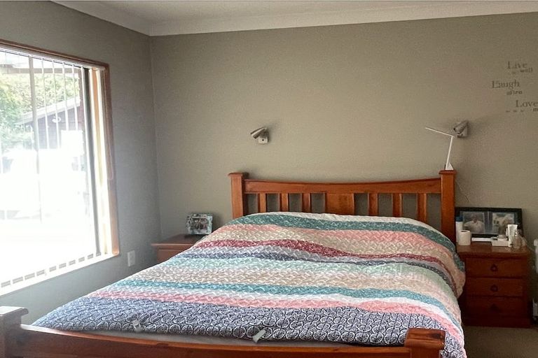 Photo of property in 70a Roberts Road, Glenfield, Auckland, 0629