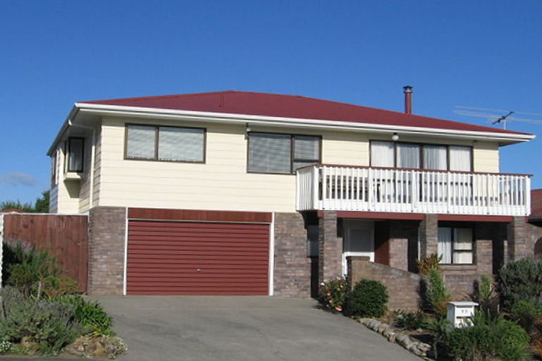 Photo of property in 22 Sunset Terrace, Waikanae Beach, Waikanae, 5036