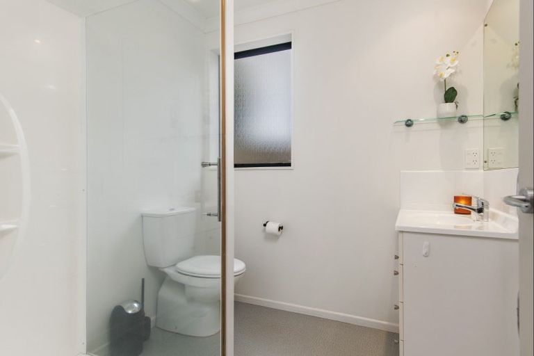 Photo of property in 63 Ruapehu Drive, Fitzherbert, Palmerston North, 4410