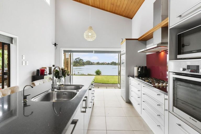 Photo of property in 15 Freelance Terrace, Pahurehure, Papakura, 2113