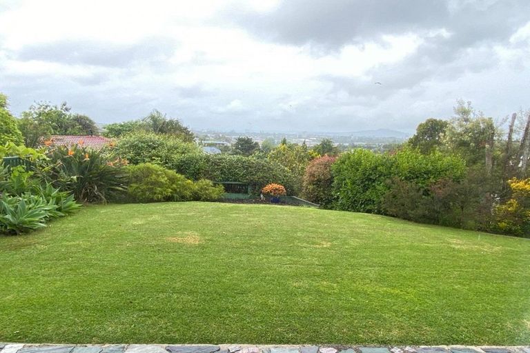 Photo of property in 50 Agincourt Street, Glenfield, Auckland, 0629