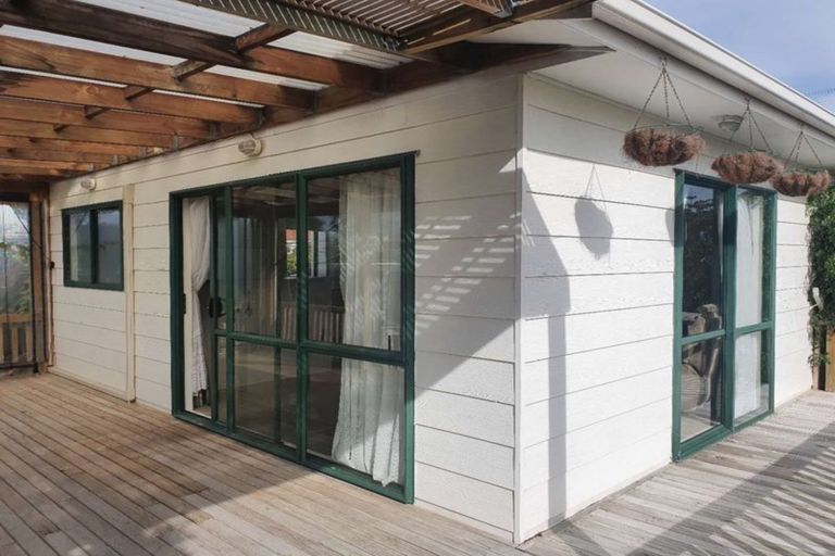 Photo of property in 3a Mawney Road, Henderson, Auckland, 0610