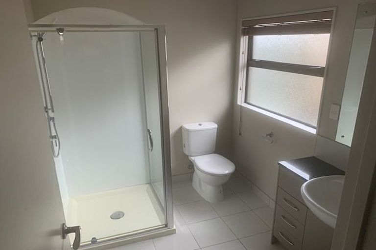 Photo of property in 28 Heidi Crescent, Flat Bush, Auckland, 2016