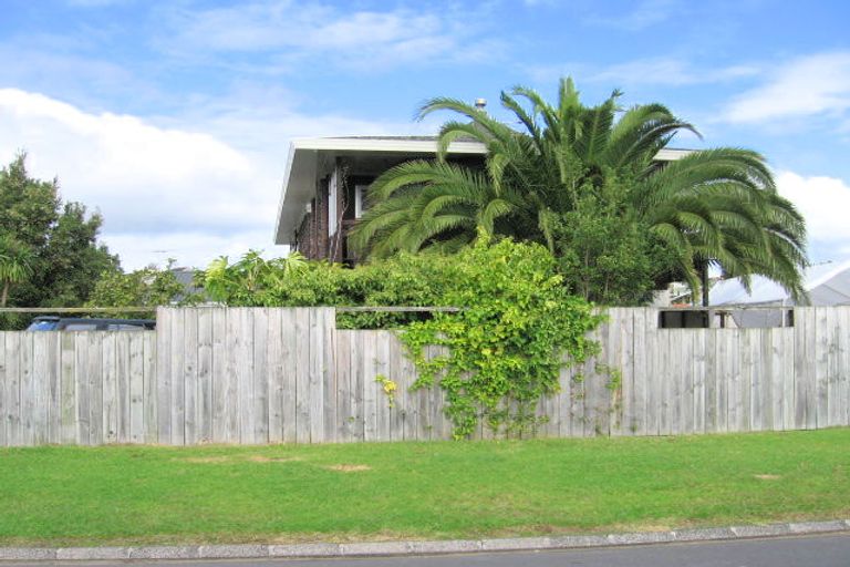 Photo of property in 5 Indus Place, Half Moon Bay, Auckland, 2012