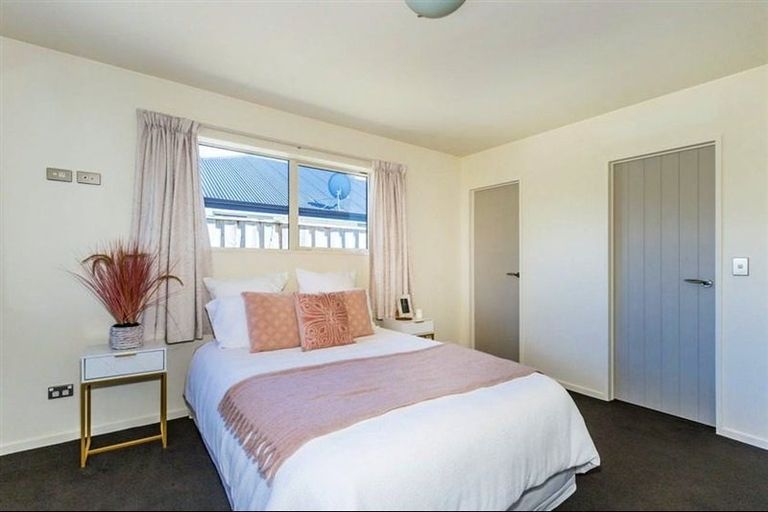 Photo of property in 1 Parklea Avenue, Halswell, Christchurch, 8025