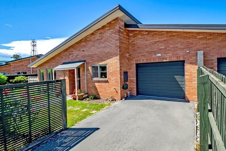 Photo of property in 14 Fulham Street, Islington, Christchurch, 8042