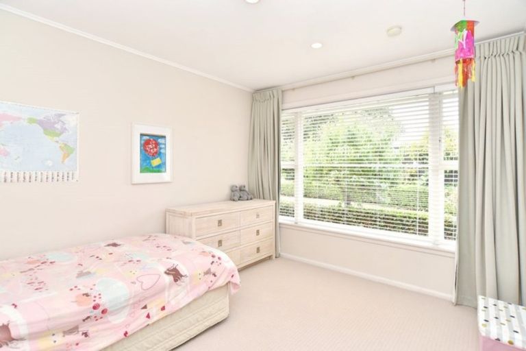 Photo of property in 30 Sevenoaks Drive, Bryndwr, Christchurch, 8053