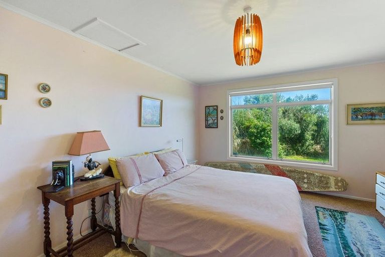 Photo of property in 1 Rodney Avenue, Te Horo Beach, Otaki, 5581