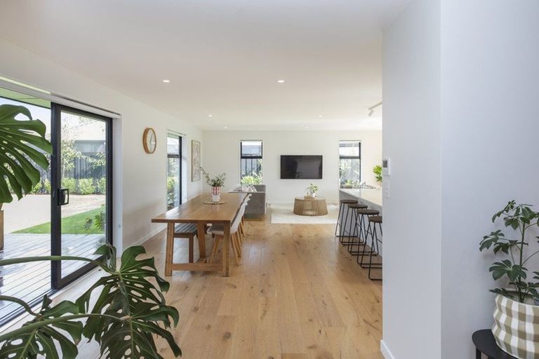 Photo of property in 7 Winning Post Place, Halswell, Christchurch, 8025