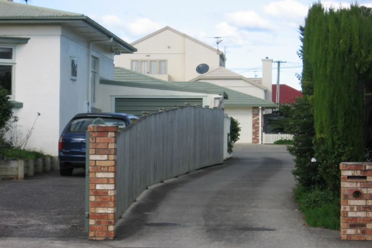 Photo of property in 2/83 Victoria Road, Papatoetoe, Auckland, 2025