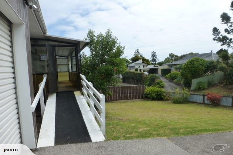 Photo of property in 2/87 Cook Street, Howick, Auckland, 2014