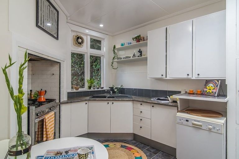 Photo of property in 99 Grafton Road, Roseneath, Wellington, 6011