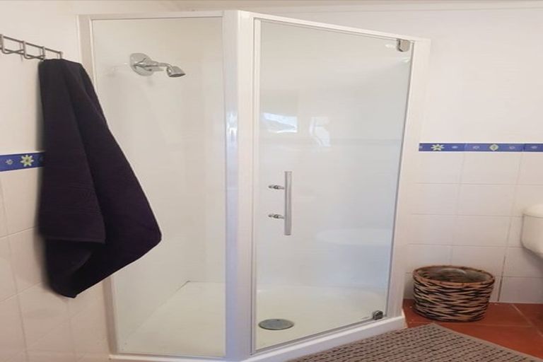 Photo of property in 3 Lintaine Place, Glen Innes, Auckland, 1072